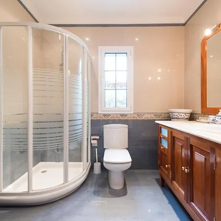 Cosmos Con Gran Piscina Y Jardin Privado Villa