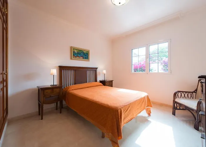 Cosmos Con Gran Piscina Y Jardin Privado Villa